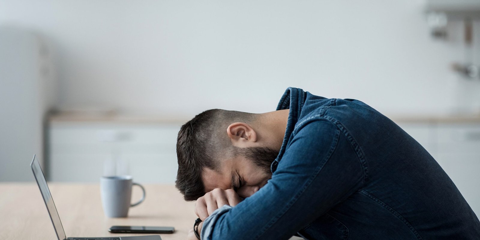 Recognizing the Signs of Chronic Fatigue in Men and Effective Solutions